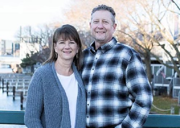  Hi, we're Mark & Lynn Leonard from Leonard Insurance